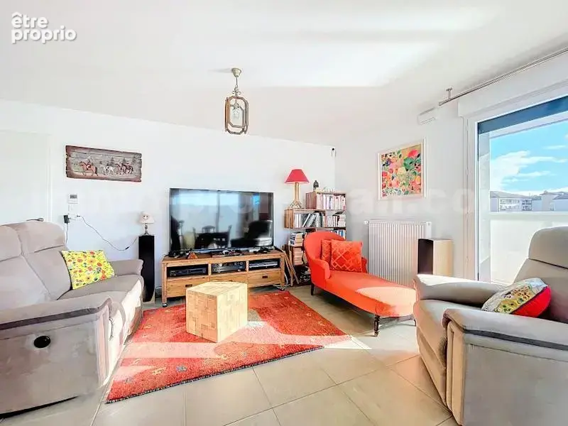 Appartement_T4_Ville_la_grand_Genève_Ceva_tram_Suisse__attique_famille_séjour_salle_a_manger_salon_cuisine_ouverte_chambre_salle_de_bain_terrasse_