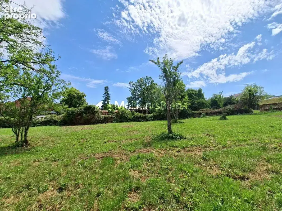 Très belle situation pour ce terrain constructible viabilisé de 700 m² - photo 3