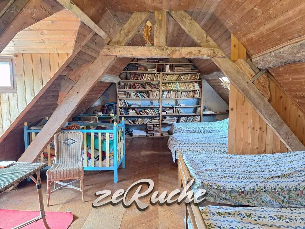  À vendre – Charmante maison de village au cachet exceptionnel avec jardin bordé de rivière - photo 13