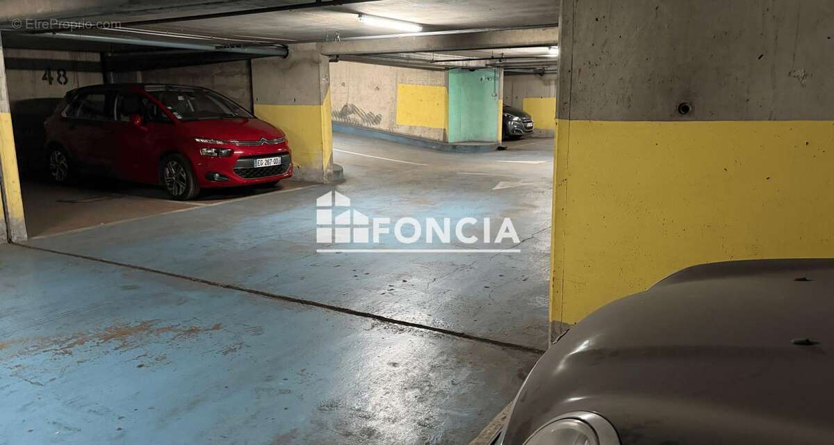 Parking à PARIS-10E