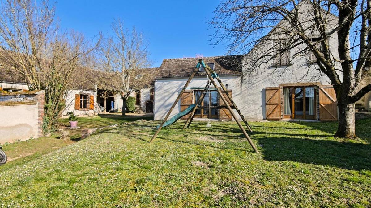 Photo 1 - Maison à PONT-SUR-YONNE