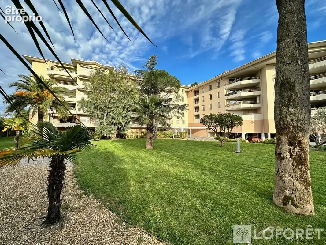 Photo Appartement à Saint-Raphael au prix de 650 000€