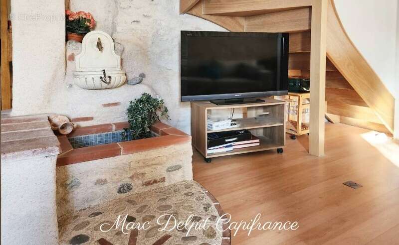 Maison de village 253 m² (169 m² habitables)+ garage + terrasse et mezzanine – Elne Centre historique – Idéal investisseur ou fa - photo 6