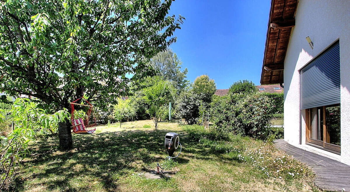 Villa Tresserve 225 m² avec piscine et garage sur 1100 m² de terrain - photo 6