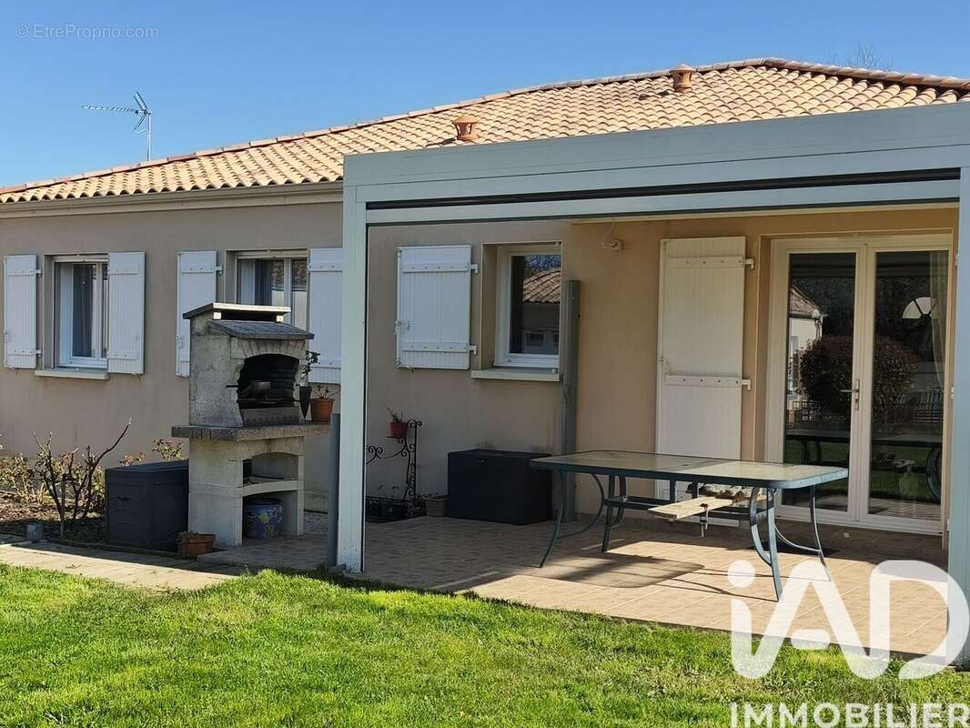 Maison 100 m² à Saint-Michel-Chef-Chef  - photo 3