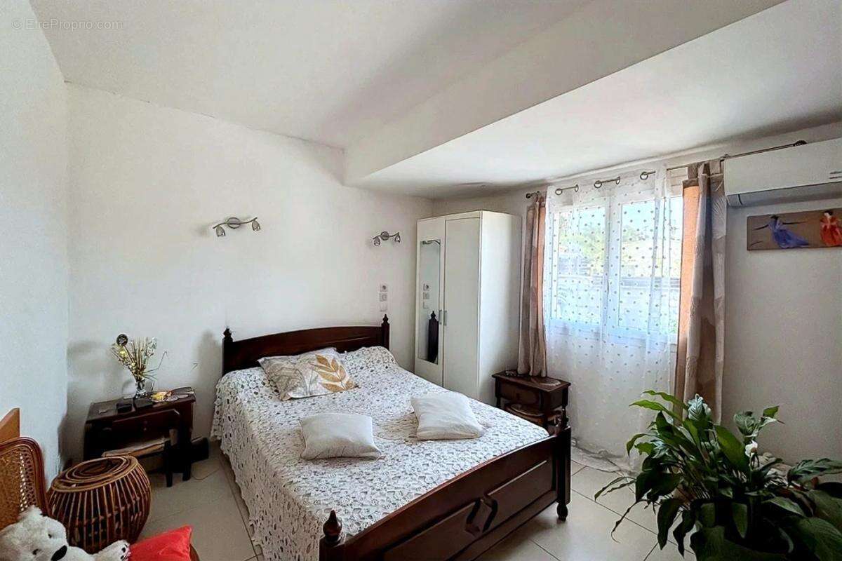 Maison 270 m² à Theziers  - photo 16
