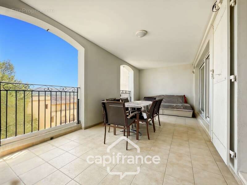 Appartement à MALLEMORT