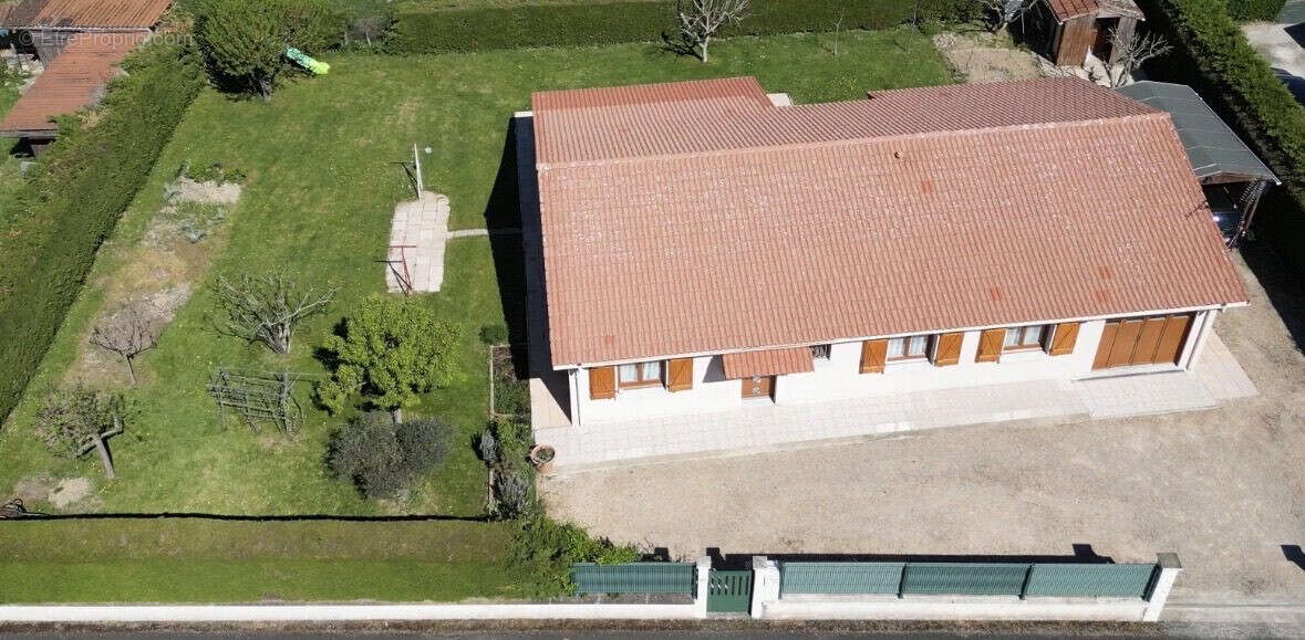 Maison 105 m² à Mezeriat  - photo 2