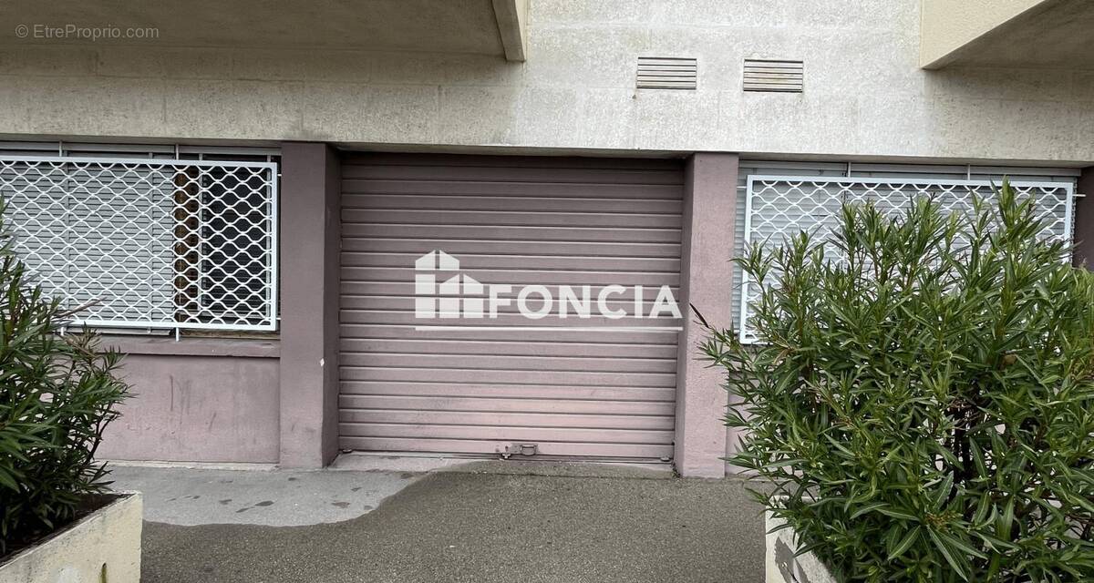Commerce à MARSEILLE-13E
