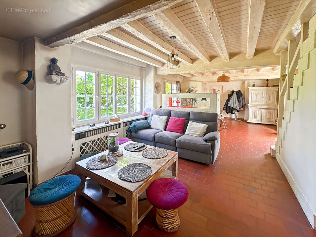 Maison à FLEURY-SUR-ANDELLE