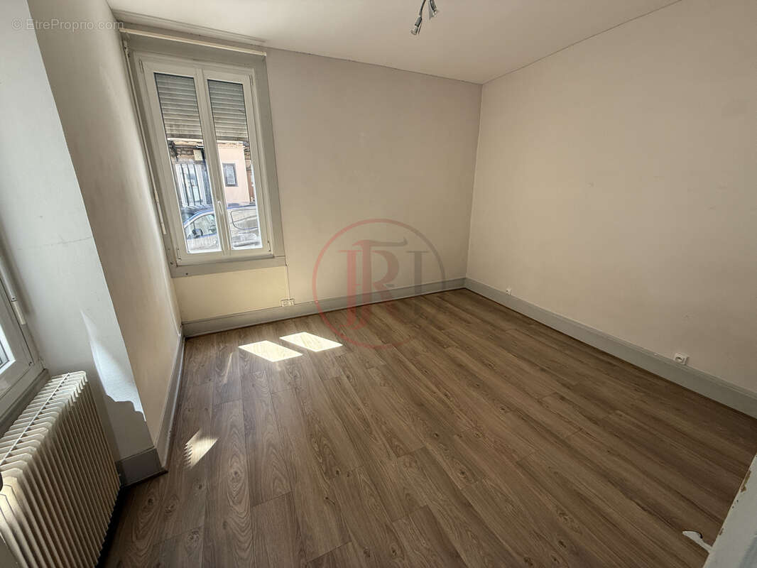 Appartement T2 en arrière cour au cœur de la boucle - photo 4