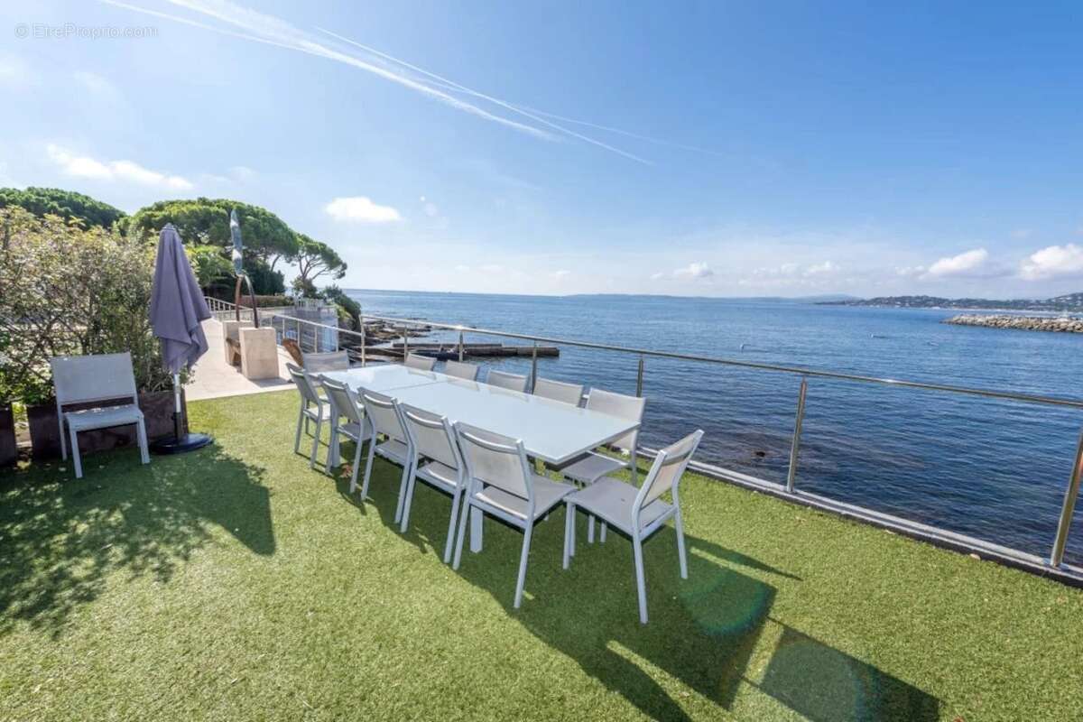 Maison à ROQUEBRUNE-SUR-ARGENS