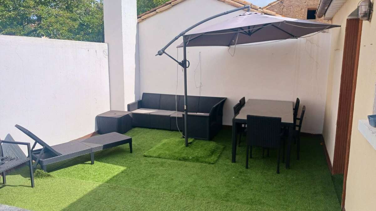 Commerce à MARAUSSAN