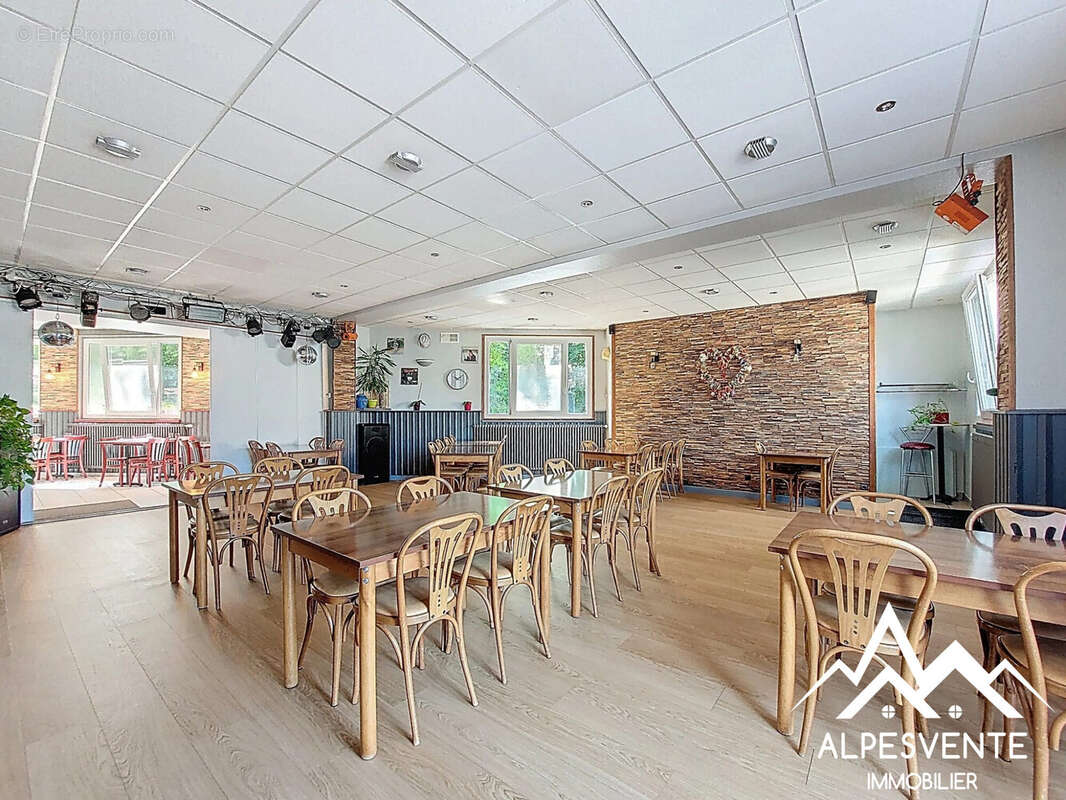 vente-commerce-appartement-terrasse-féternes-alpesvente - Commerce à FETERNES