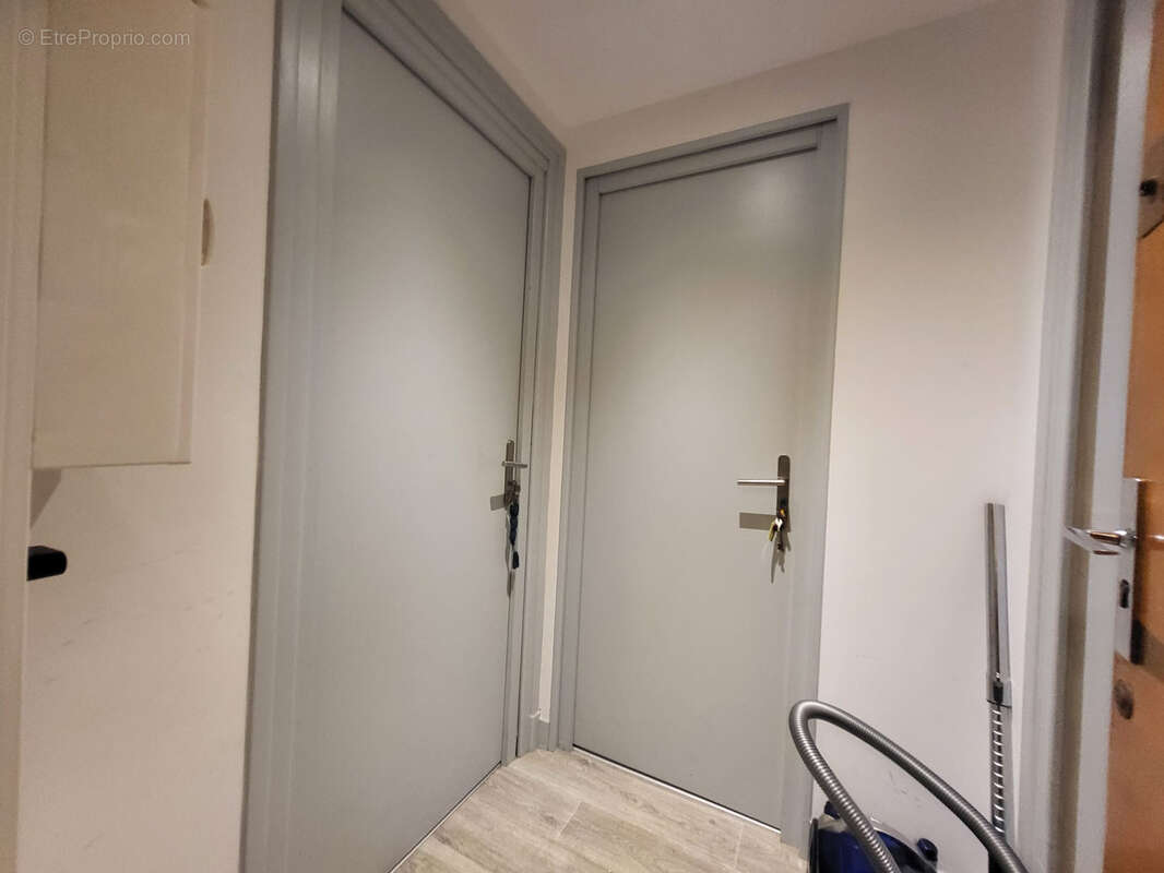 Appartement 3 pieces transforme en t2 et studio independants - photo 10