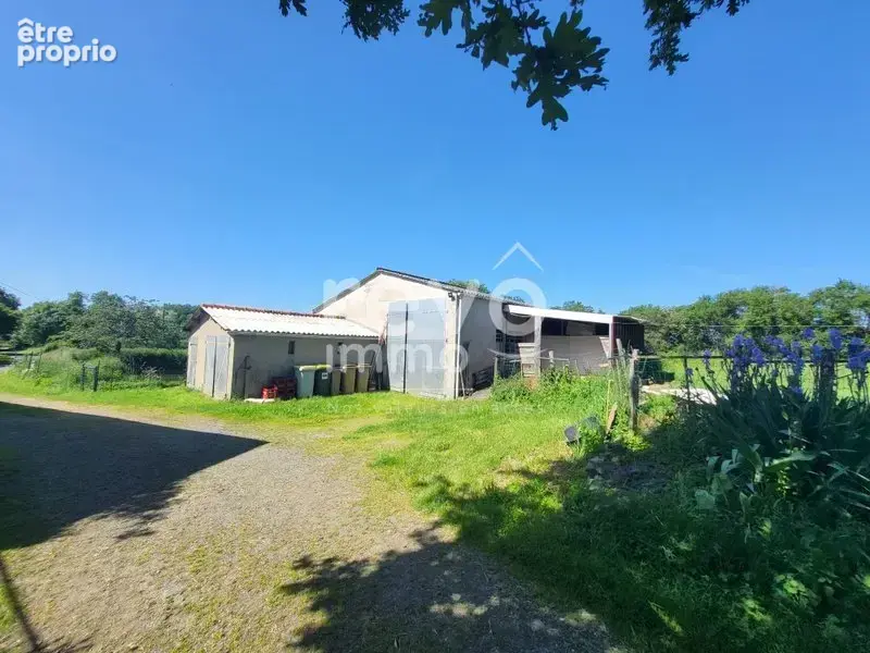 Corps de ferme - dependances - 234 m² - photo 2