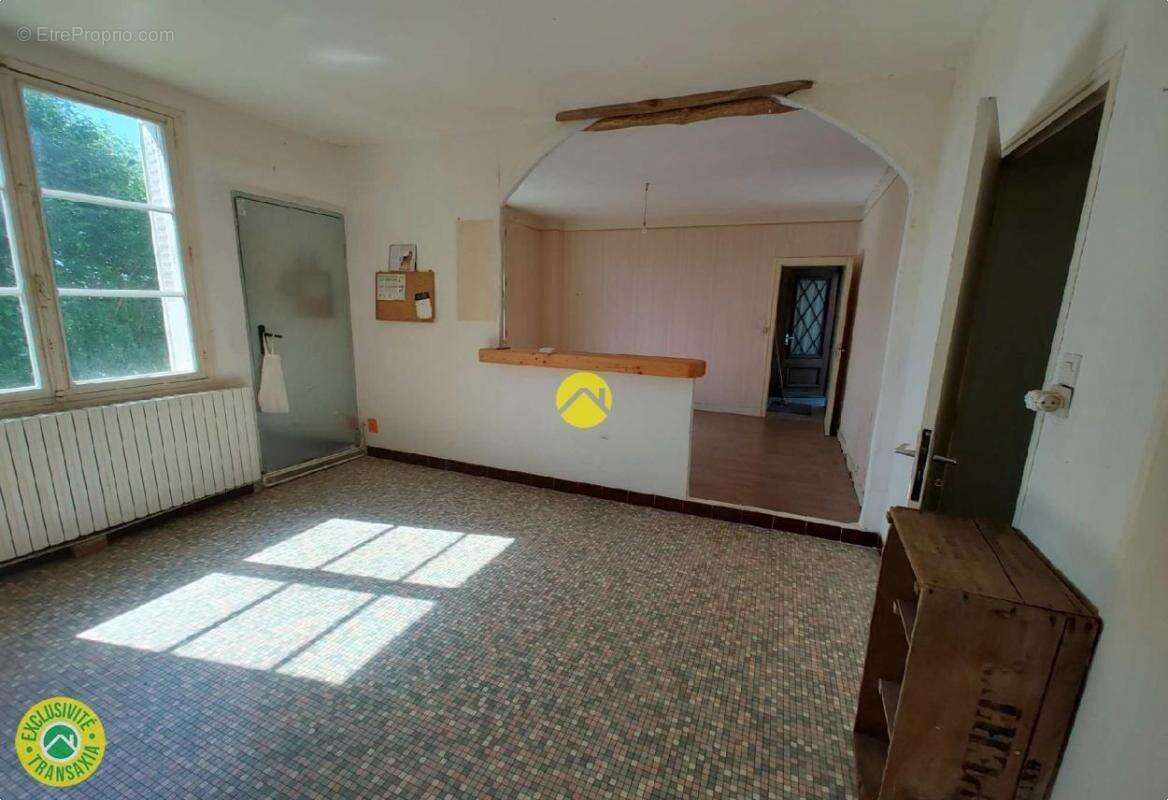 Maison à DUN-LE-PALESTEL