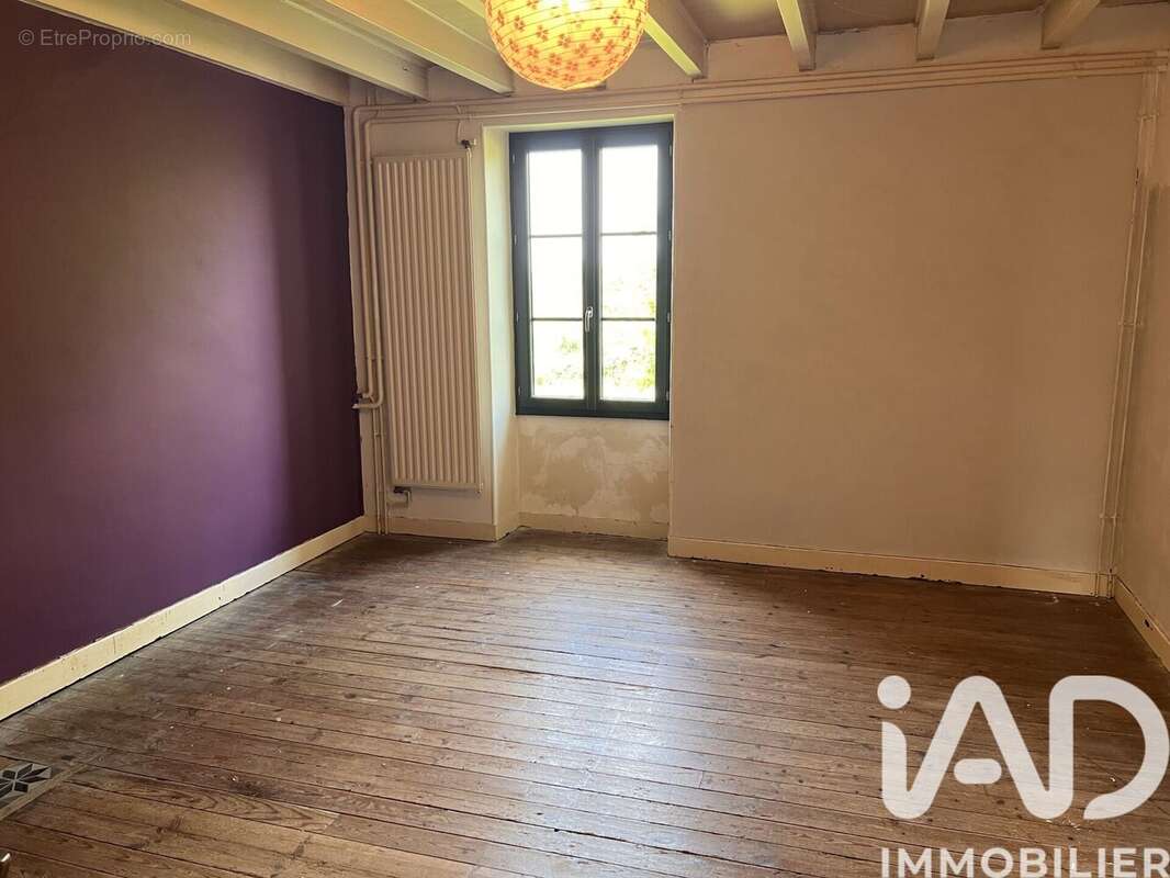 Maison 210 m² à Le Grand-Madieu  - photo 8