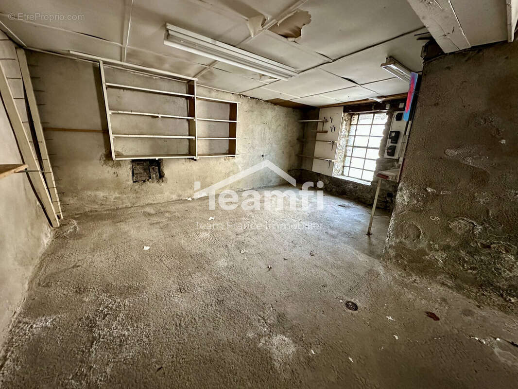 Maison à LA MONNERIE-LE-MONTEL