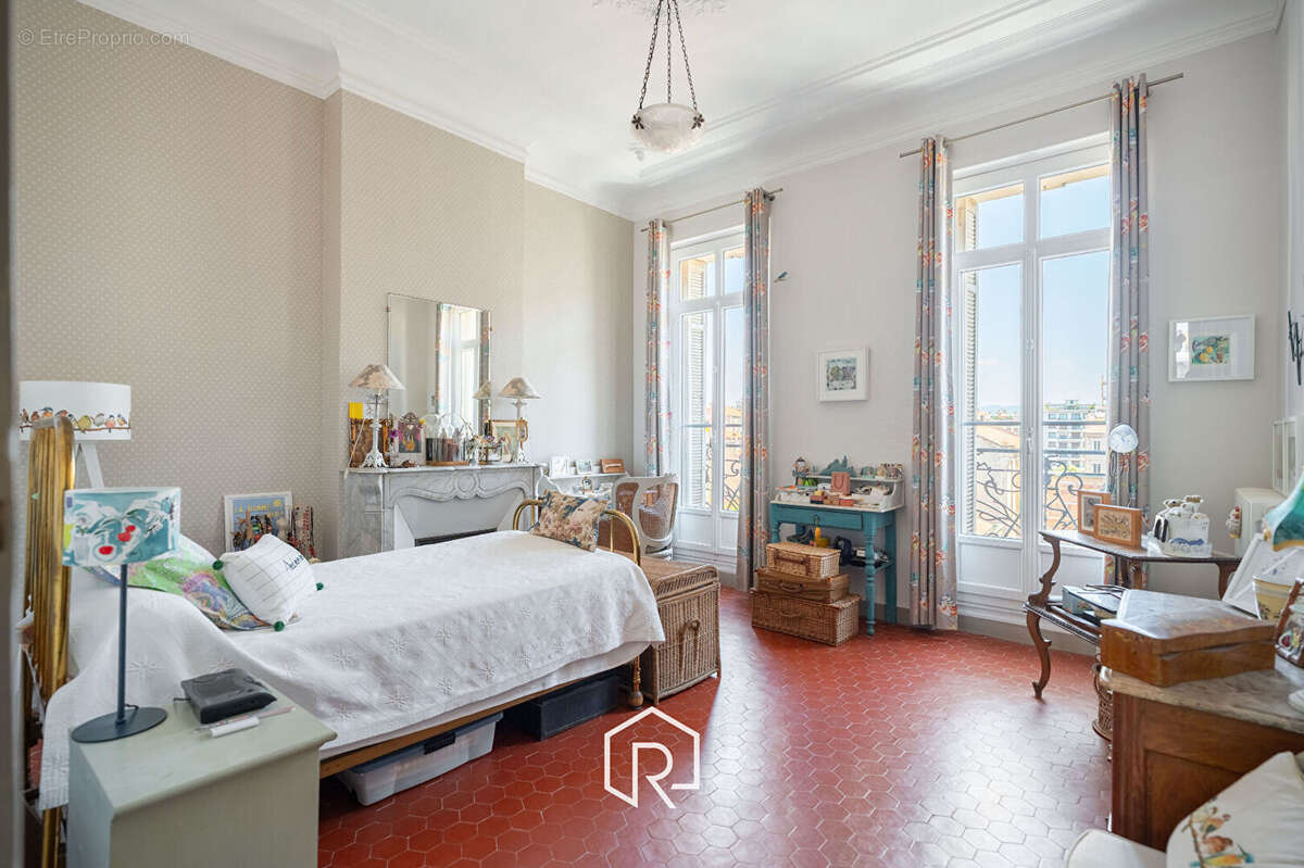 Appartement à MARSEILLE-6E