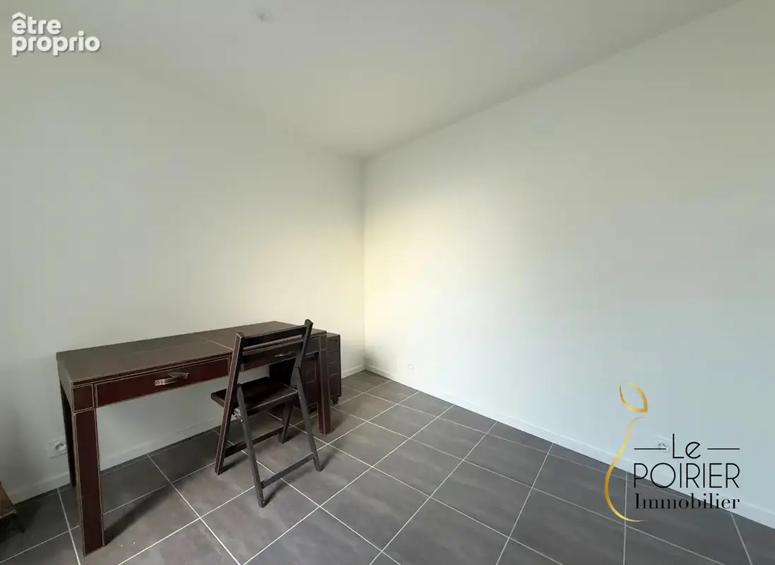 BUREAU OU CHAMBRE RDC