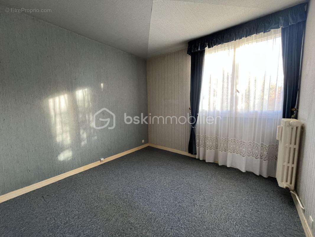 Appartement à ALLONNES