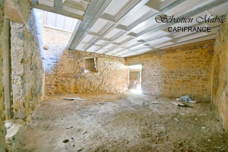 Maison à SAINT-GEORGES-DE-GREHAIGNE