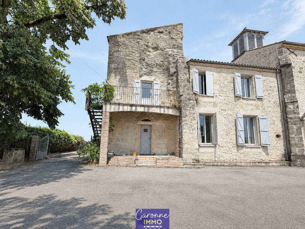 Maison en pierre rénovée avce piscine et vue imprenable - photo 2