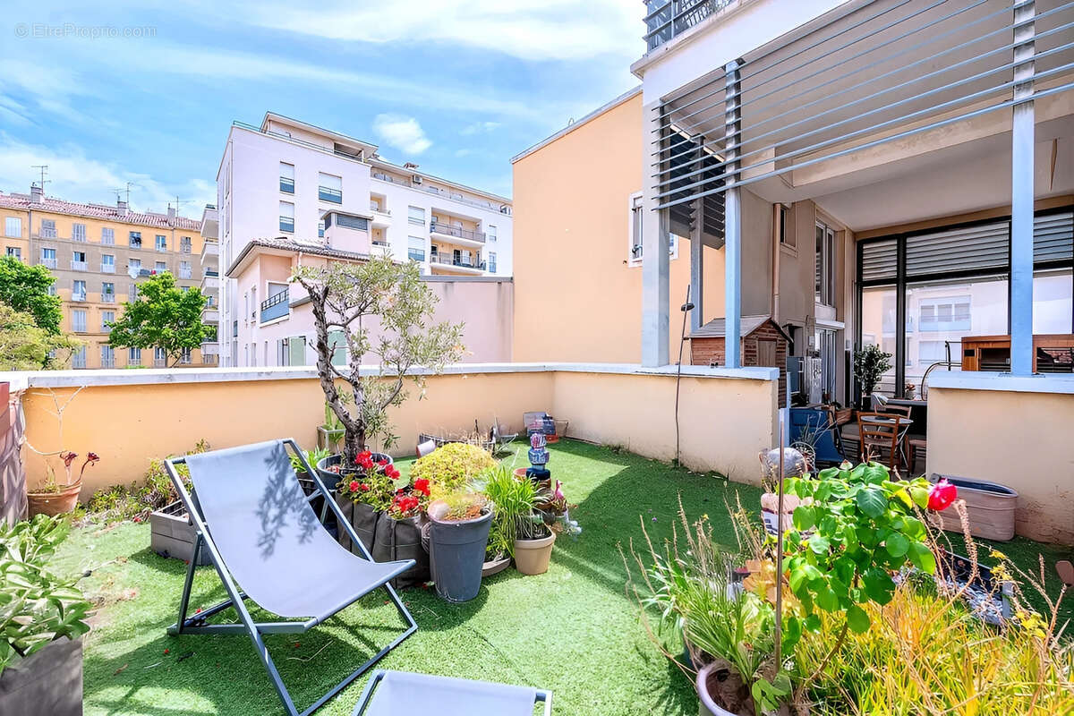 Appartement à MARSEILLE-2E