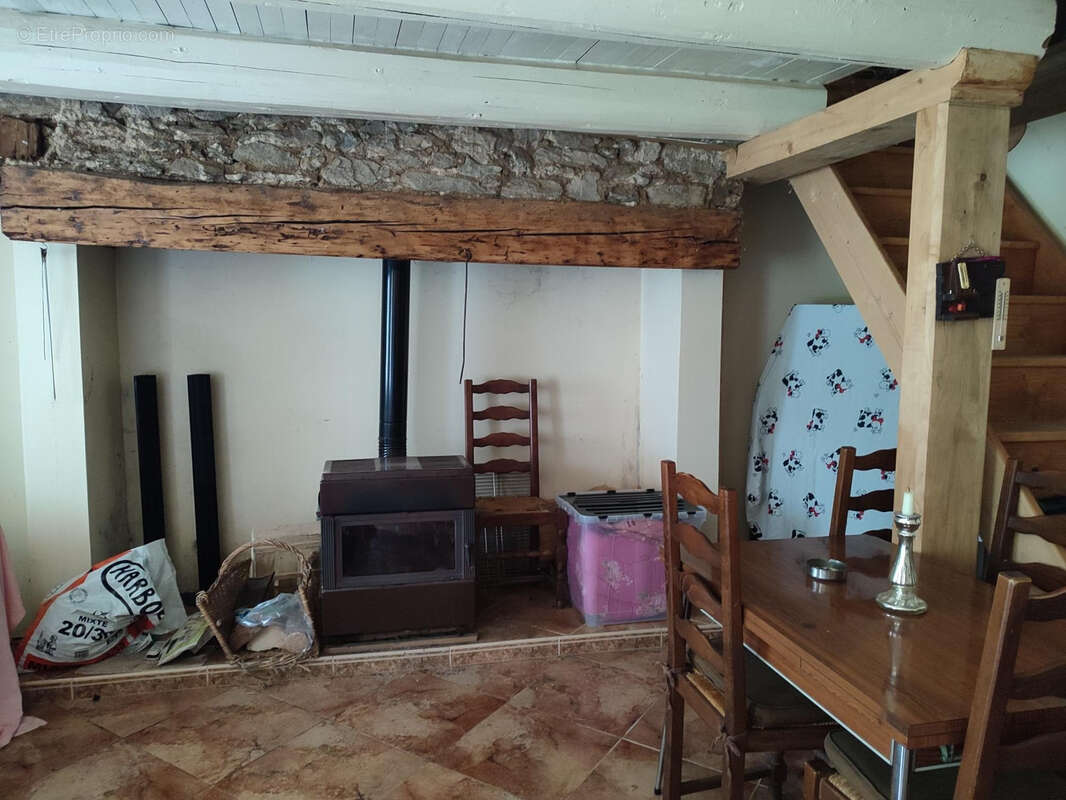 Maison à MAYRES
