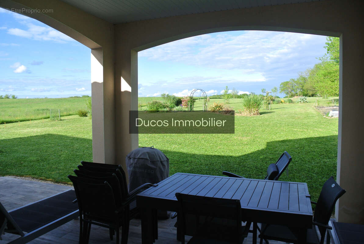 Maison à ARMILLAC