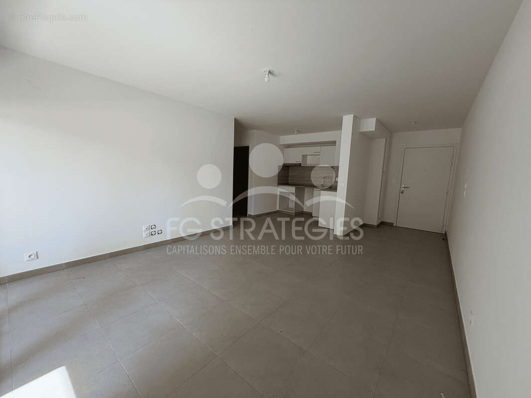 T2 neuf avec terrasse disponible de suite   Port Marianne Nouvelle Mairie MONTPELLIER - photo 5