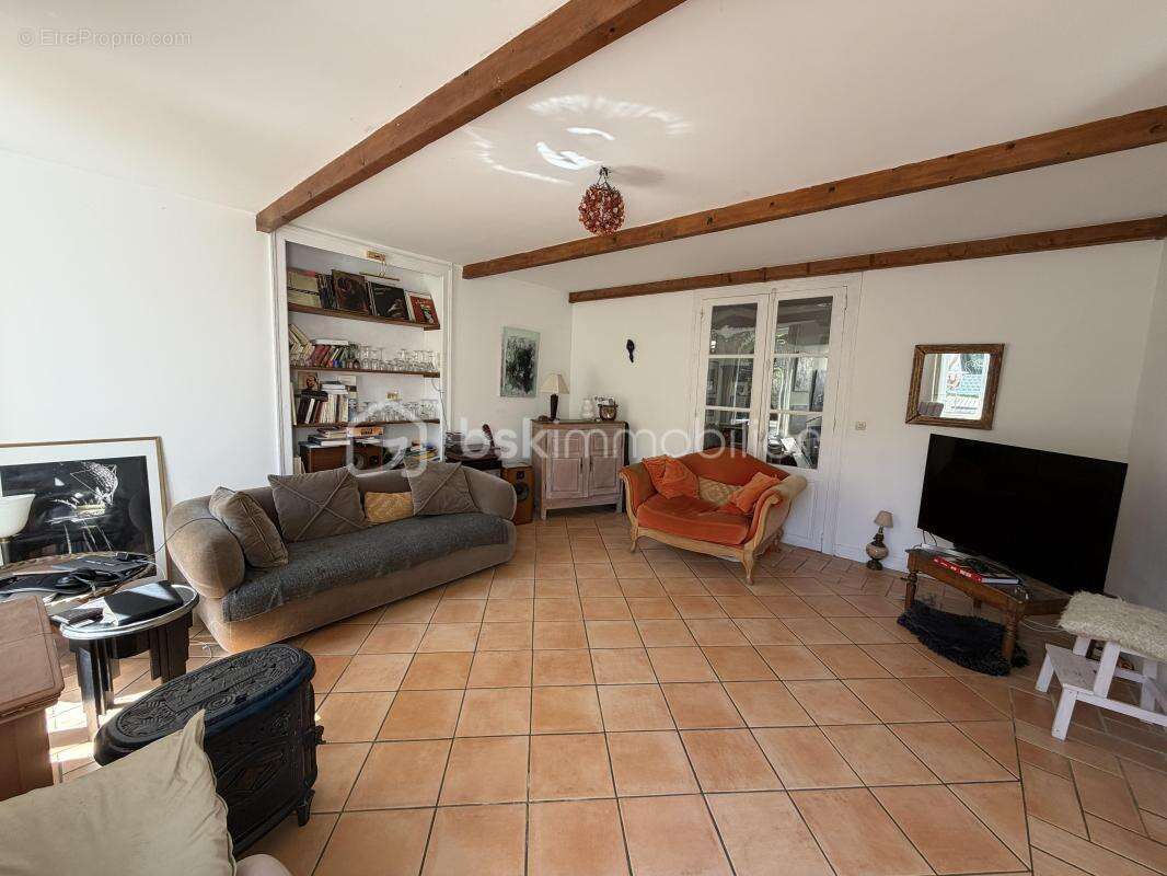 À VENDRE – Grande maison familiale d’environ 245 m² à Coutances - photo 3
