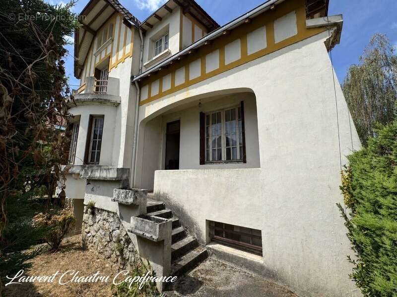 Maison de caractère avec jardin et garage - photo 3