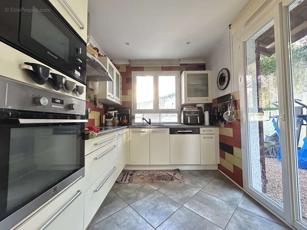 Maison à SAINTE-ANASTASIE-SUR-ISSOLE