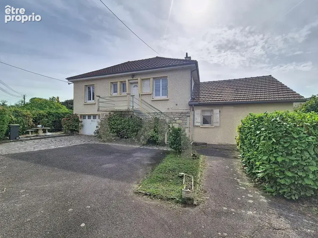 Maison familiale avec terrain et garage – La Rivière-de-Mansac - photo 1