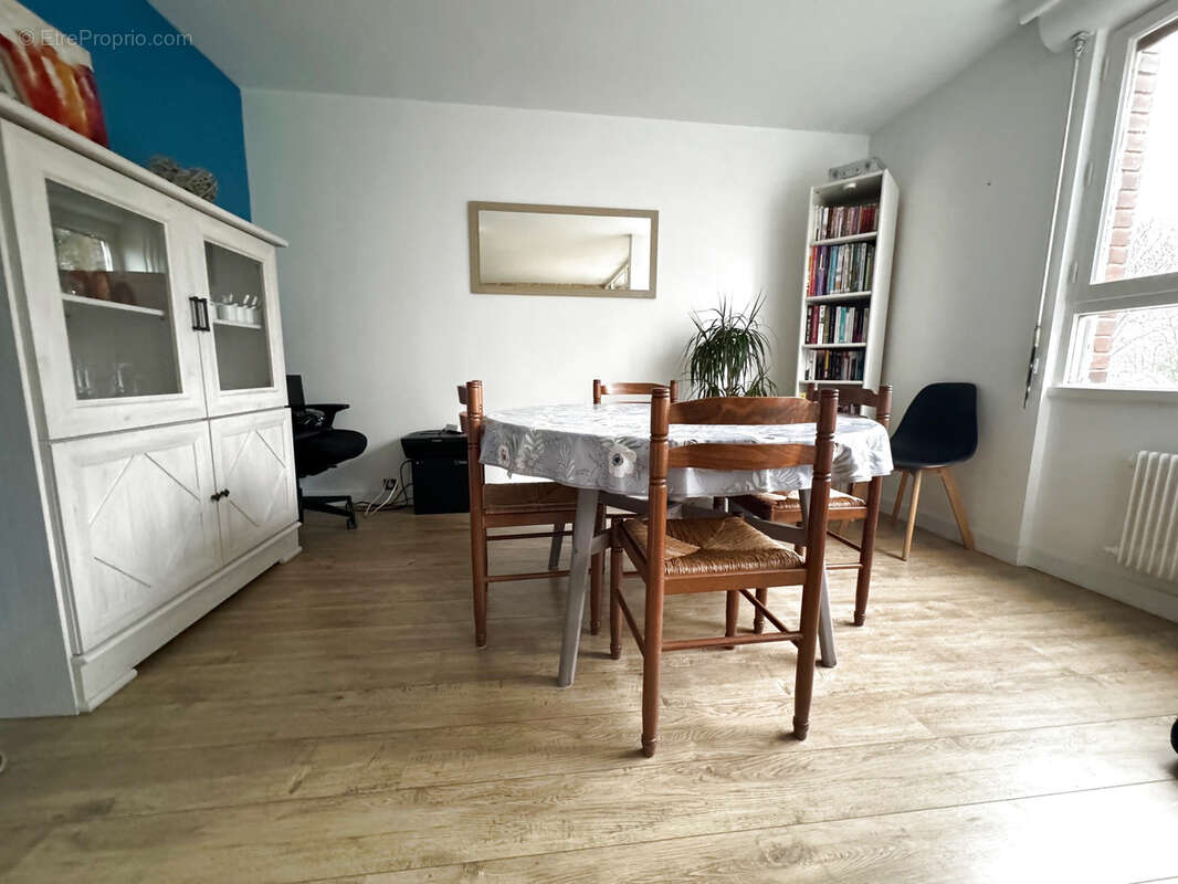Appartement à SURVILLIERS