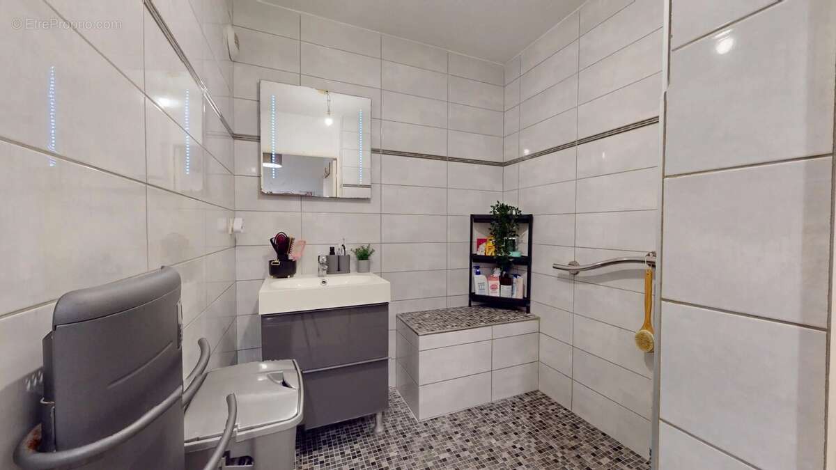 Appartement à PORT-DE-BOUC