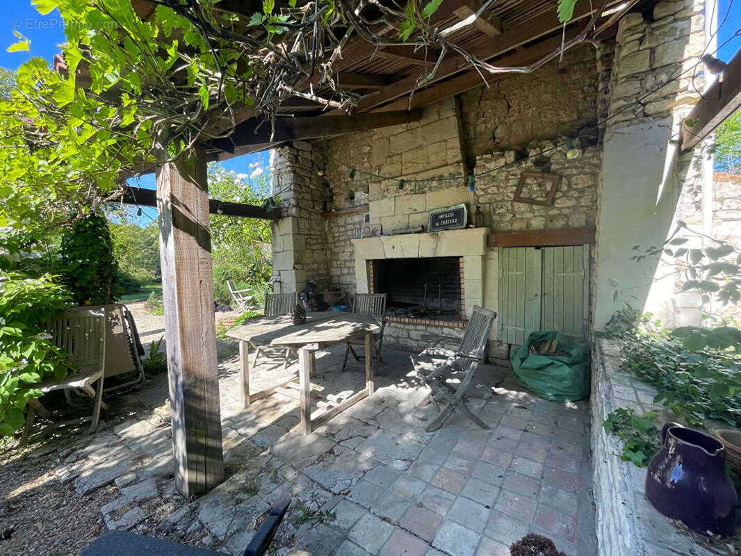 Maison à LES TROIS-MOUTIERS