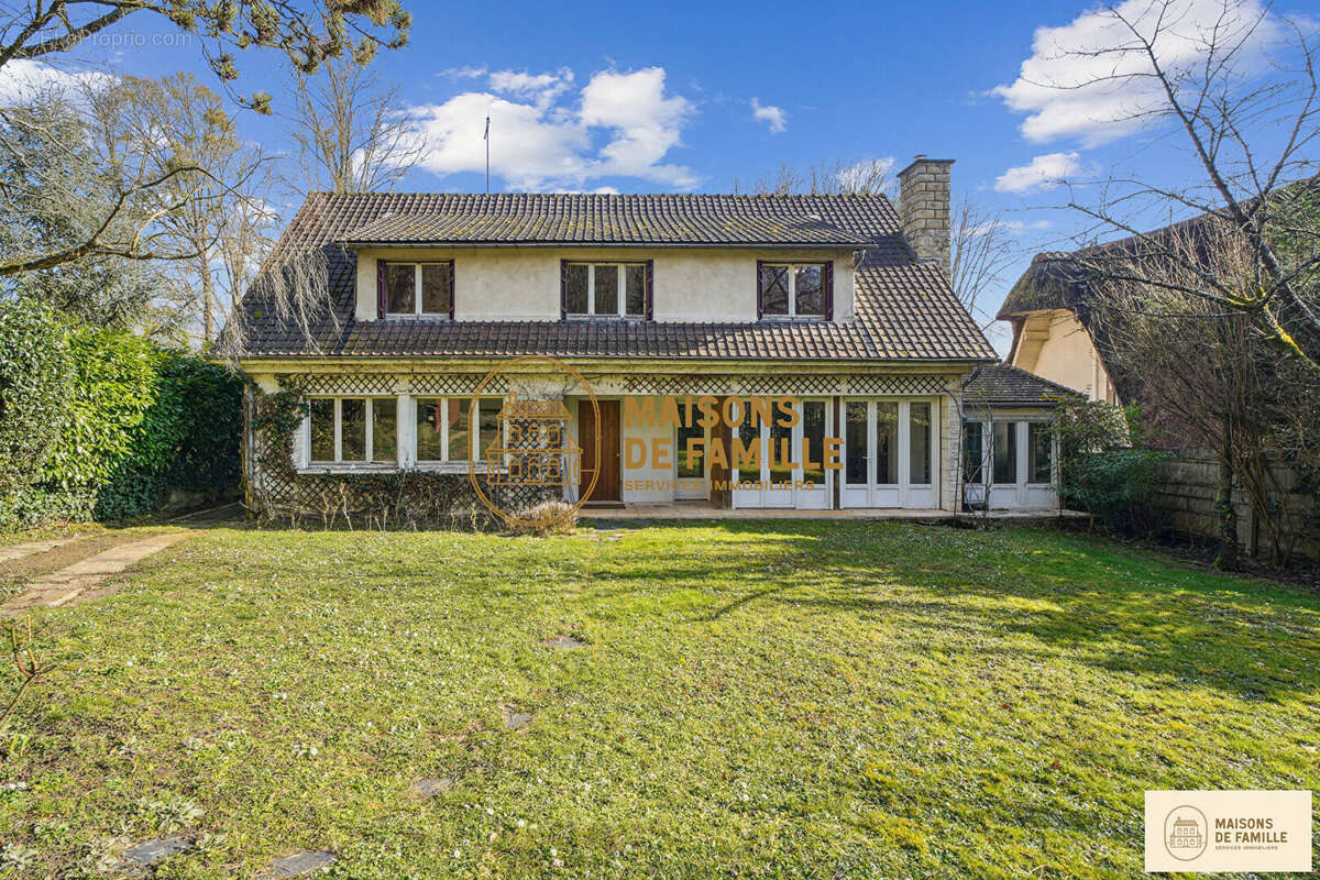 Maison à LA CELLE-SAINT-CLOUD