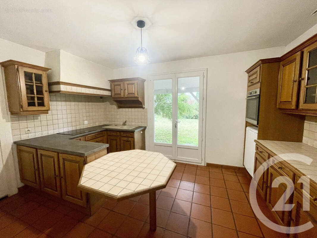 Maison 119 m² à L'isle-Jourdain  - photo 10