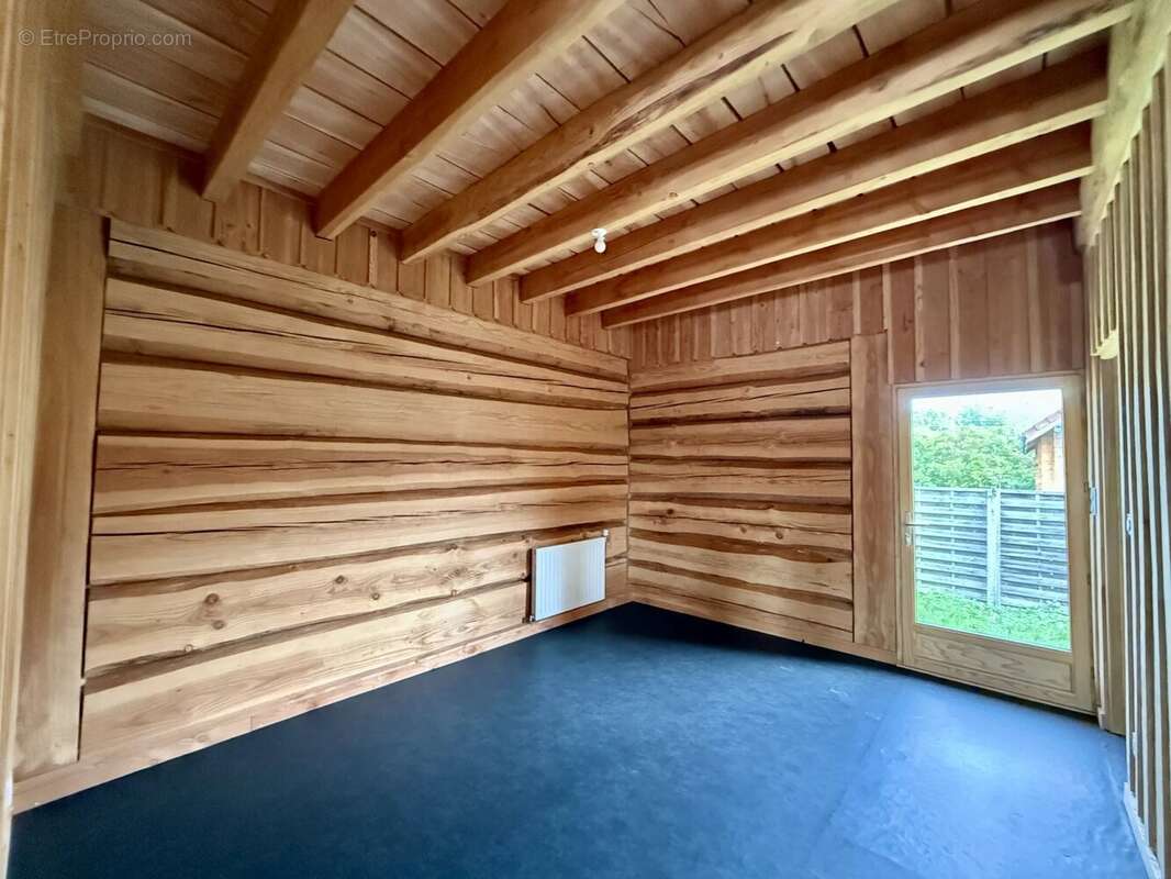 Appartement à COURTERANGES