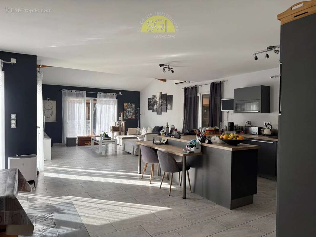 Maison à SAINT-GENIS-DES-FONTAINES