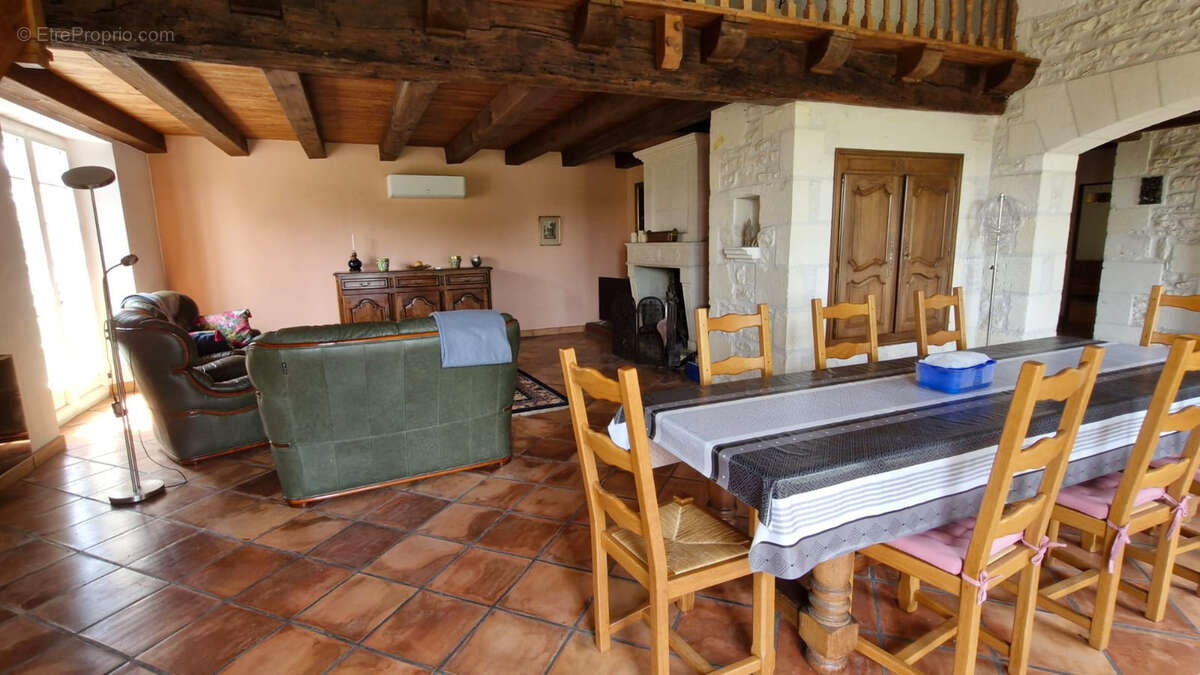 Maison à CHENAC-SAINT-SEURIN-D&#039;UZET