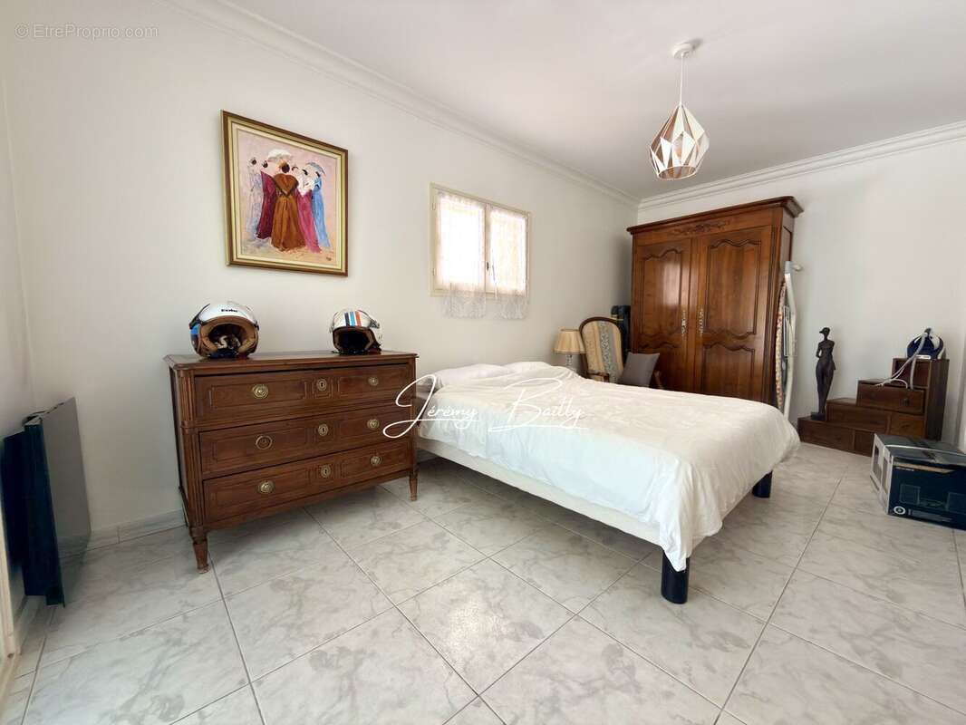 Maison 171 m² à Pia  - photo 37