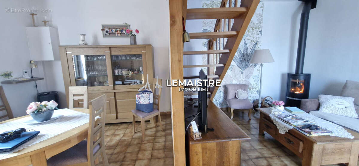 Maison à vendre - Yvetot - 80 m² - 2 chambres - Garage et terrasse - Proche toutes commodités - photo 3