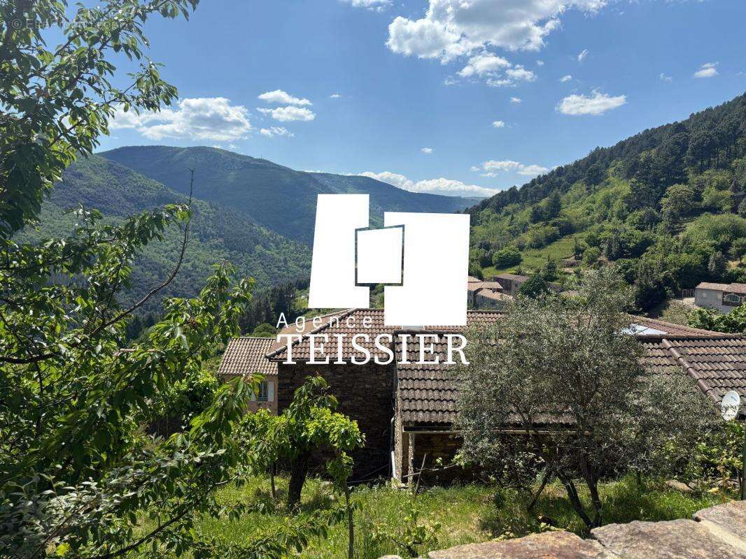 Maison à SAINT-MELANY