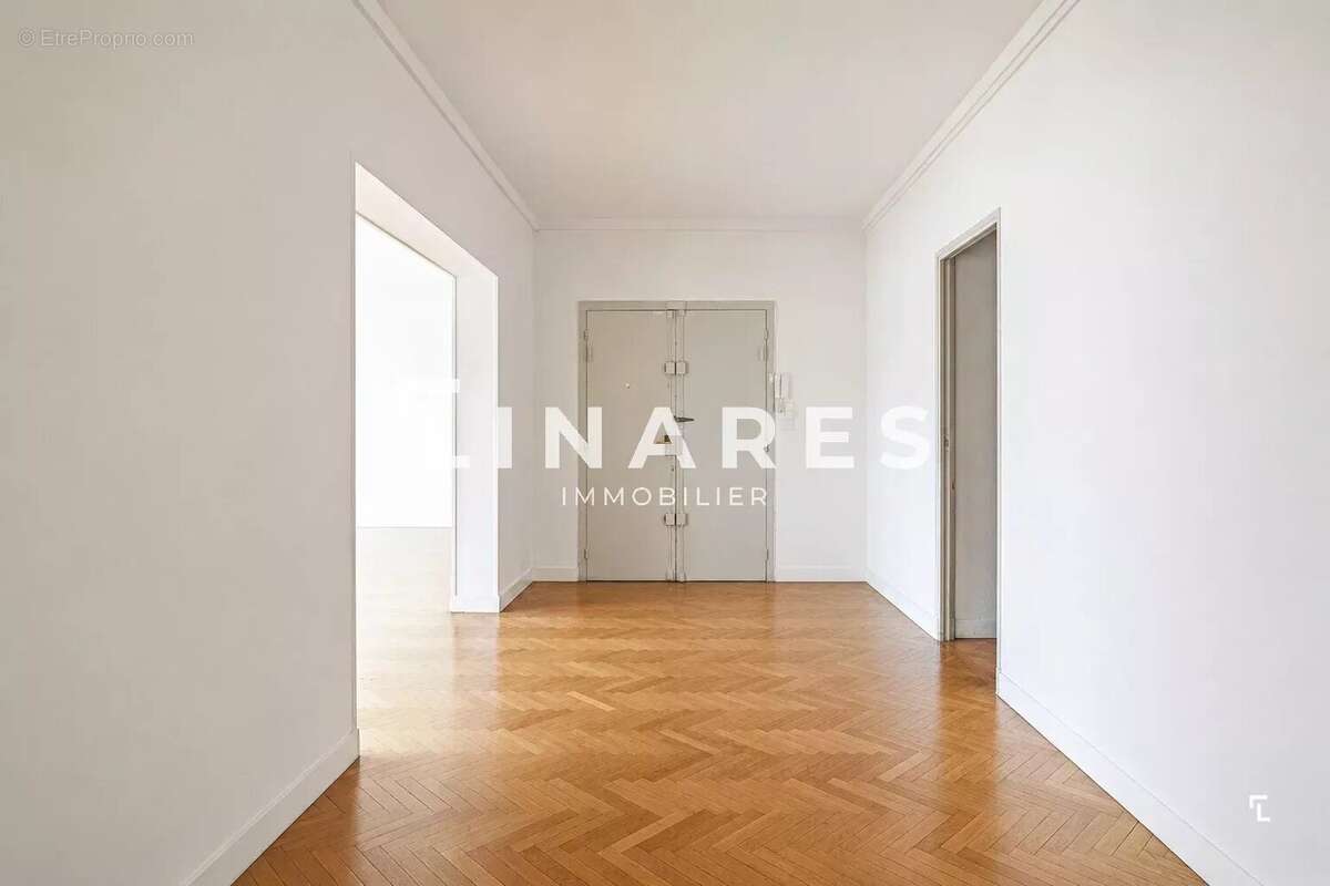 LE TRIVERSANT - Appartement T5 de 163m2 + 2 extérieurs + 3 expos - cave - 13008 Perier - photo 18