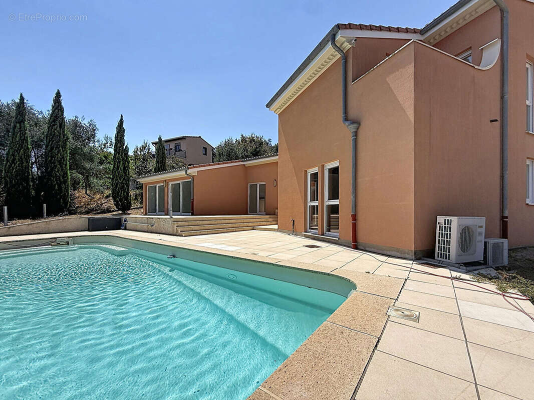 A vendre Villa Neuve à Mougins 5 pièces de 175 m² sur 1225 m² de terrain avec piscine - photo 4