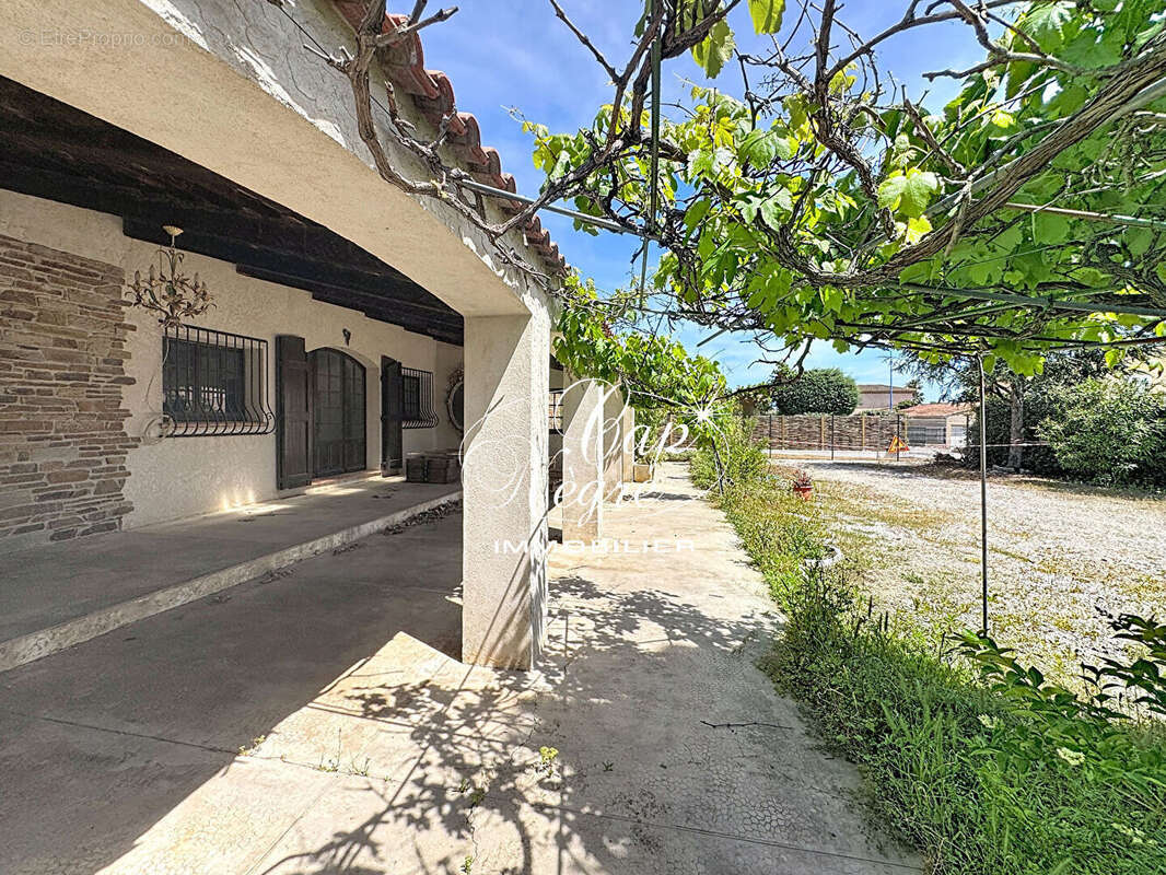 Maison de type 7/8 pièces à vendre à Bormes Les Mimosas - photo 3